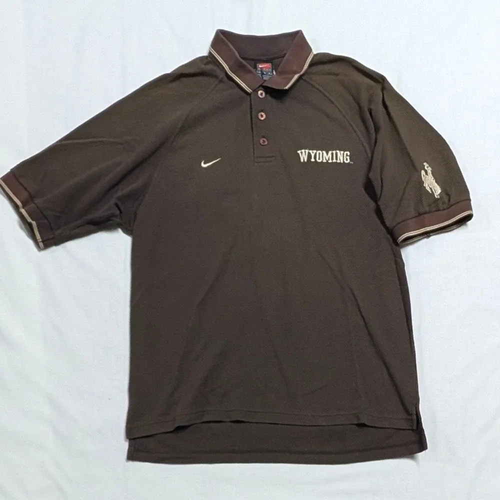 Nike Team Wyoming Cowboys Men Brown Polo Shirt Medium NCAA Collegiate Sportswear